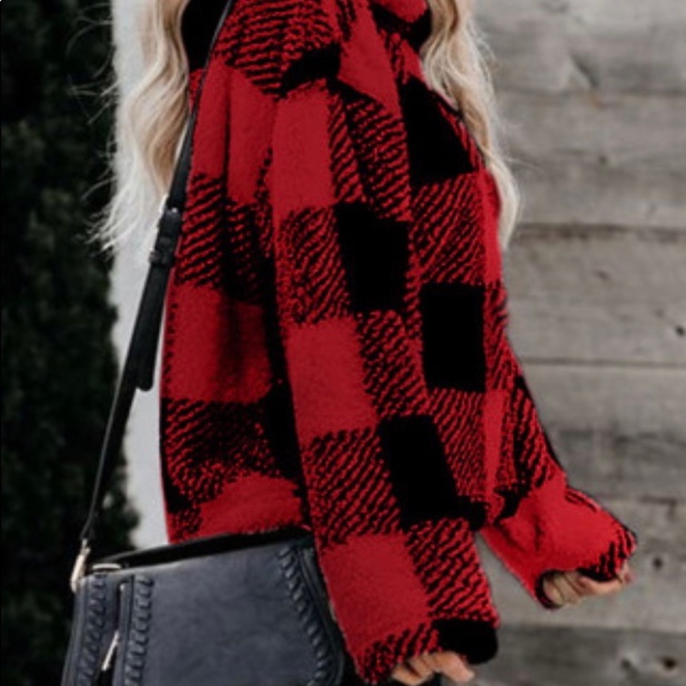 Cozy soft plaid pull over - Picture 4 of 11